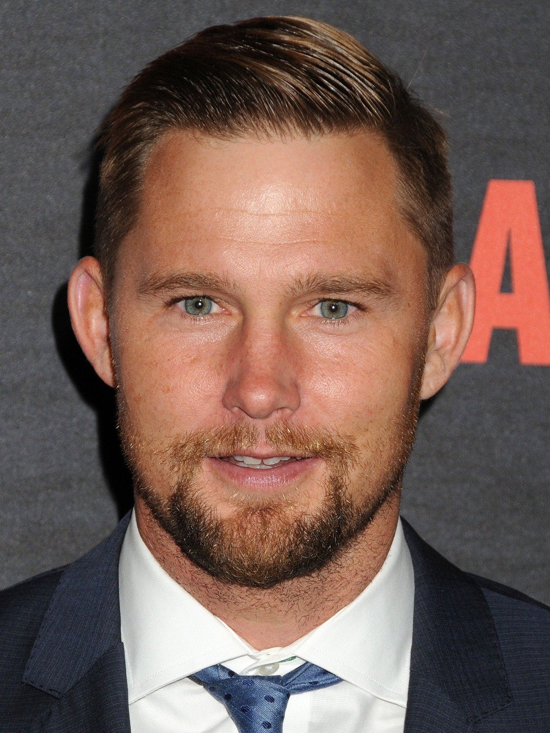 How tall is Brian Geraghty?
